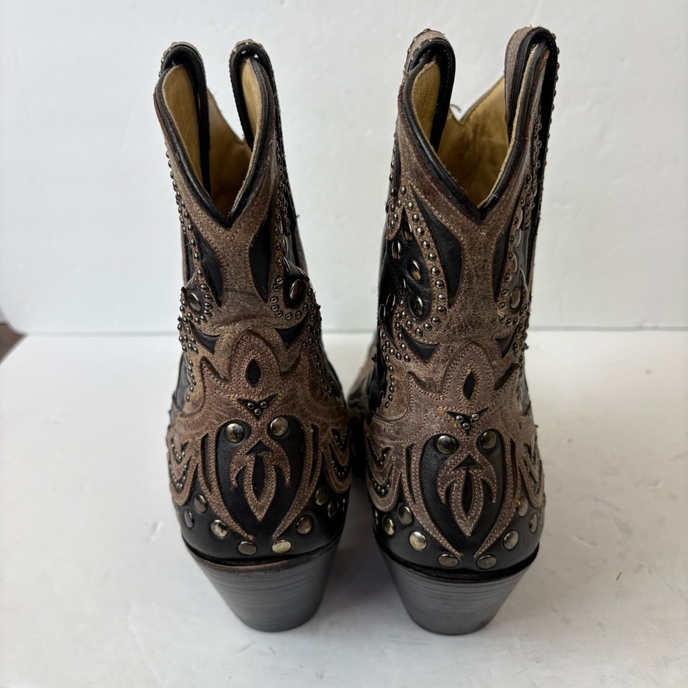 CORRAL Women's Black Distressed Overlay Studded Short Boot Snip Toe Black 9 - Picture 6 of 10